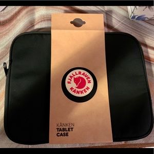 NWT Authentic Fjallraven Kanken Tablet Case Black